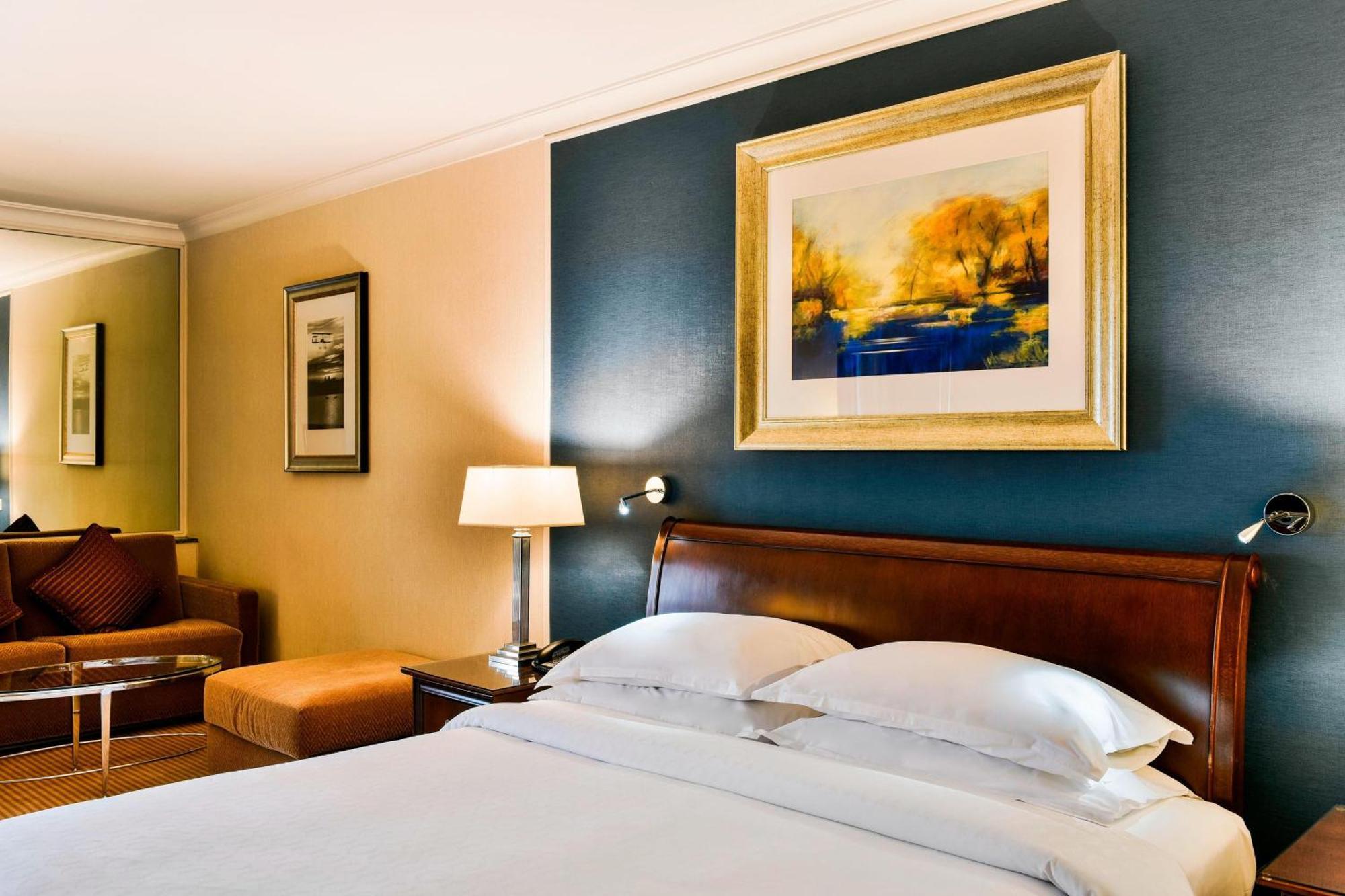 Sheraton Skyline Hotel London Heathrow Χίλινγκτον Εξωτερικό φωτογραφία