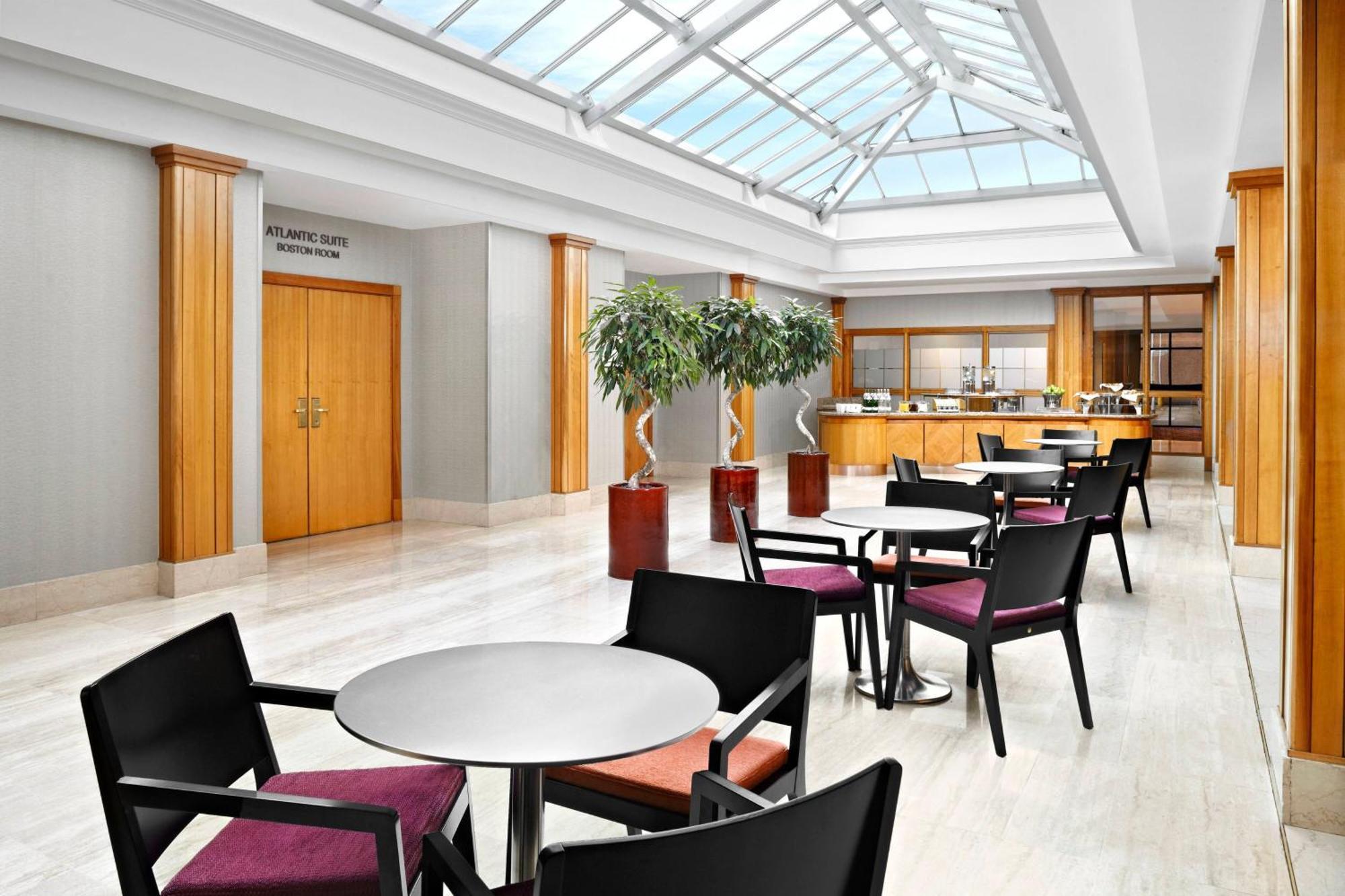 Sheraton Skyline Hotel London Heathrow Χίλινγκτον Εξωτερικό φωτογραφία
