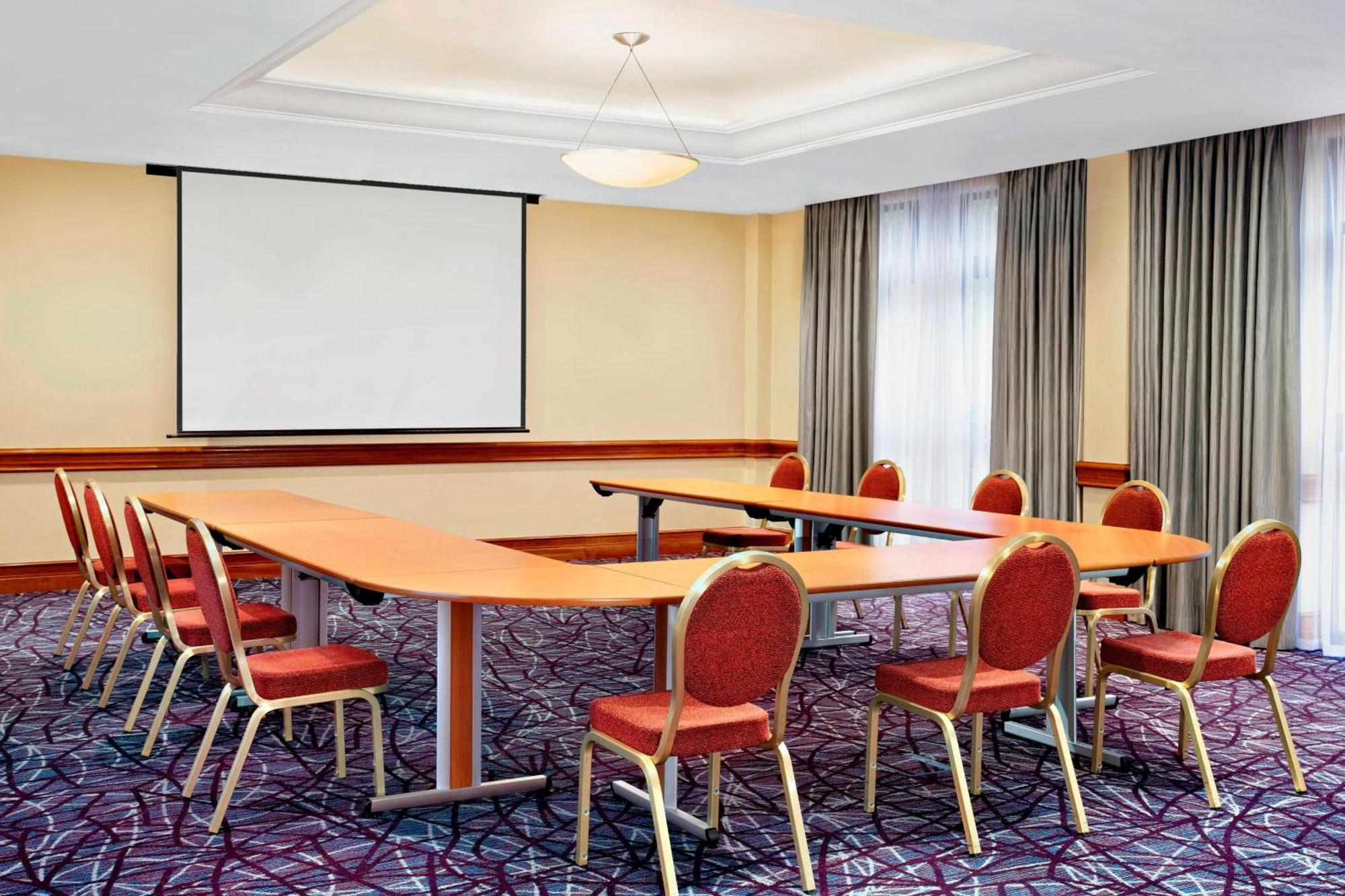 Sheraton Skyline Hotel London Heathrow Χίλινγκτον Εξωτερικό φωτογραφία