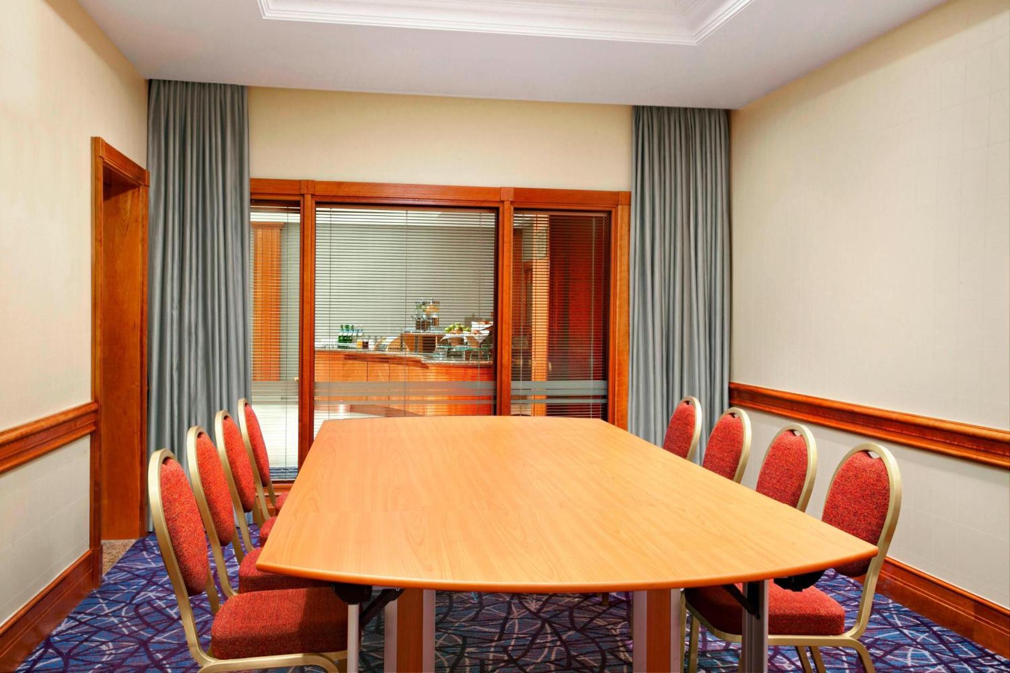 Sheraton Skyline Hotel London Heathrow Χίλινγκτον Εξωτερικό φωτογραφία