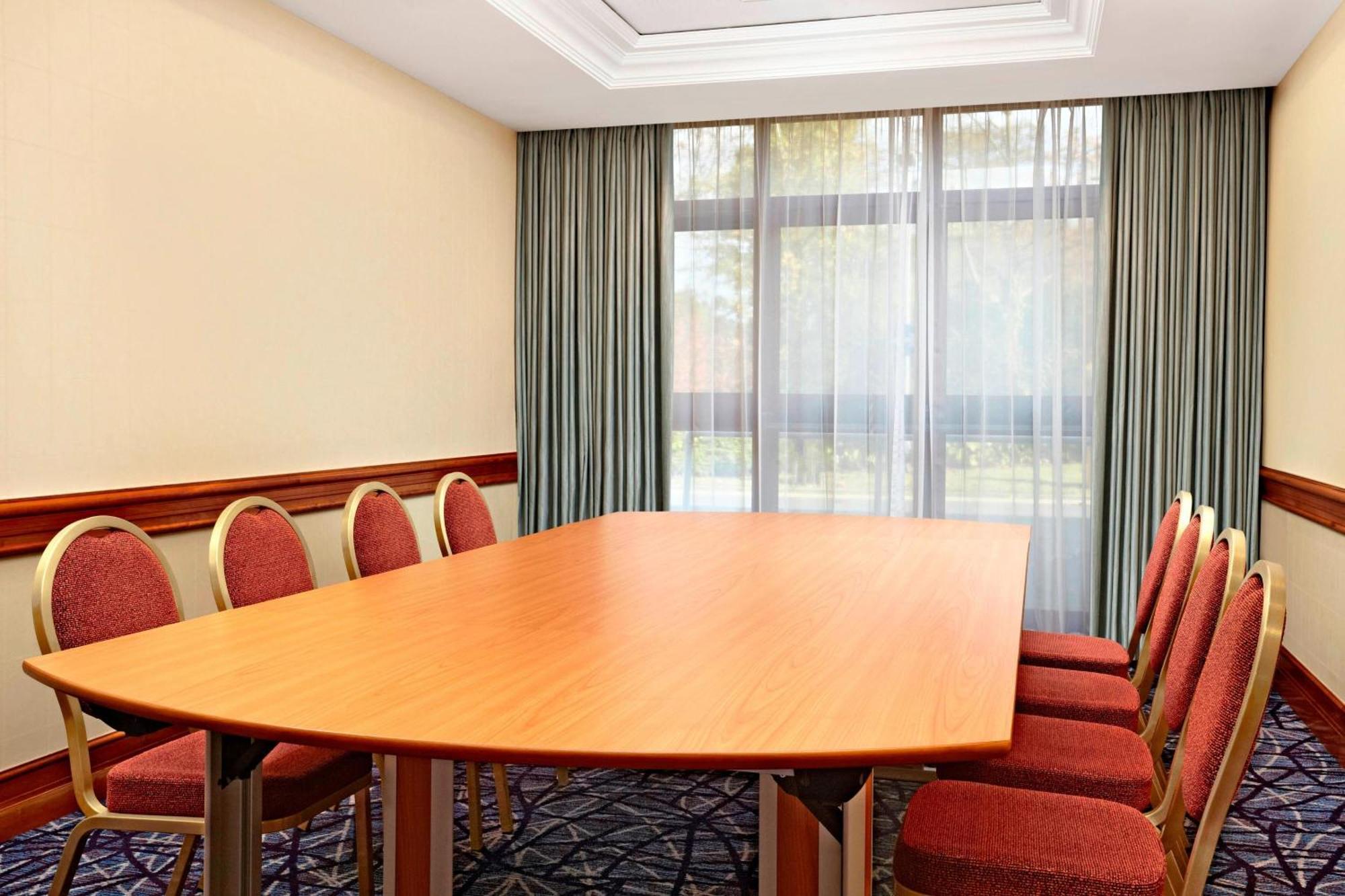 Sheraton Skyline Hotel London Heathrow Χίλινγκτον Εξωτερικό φωτογραφία