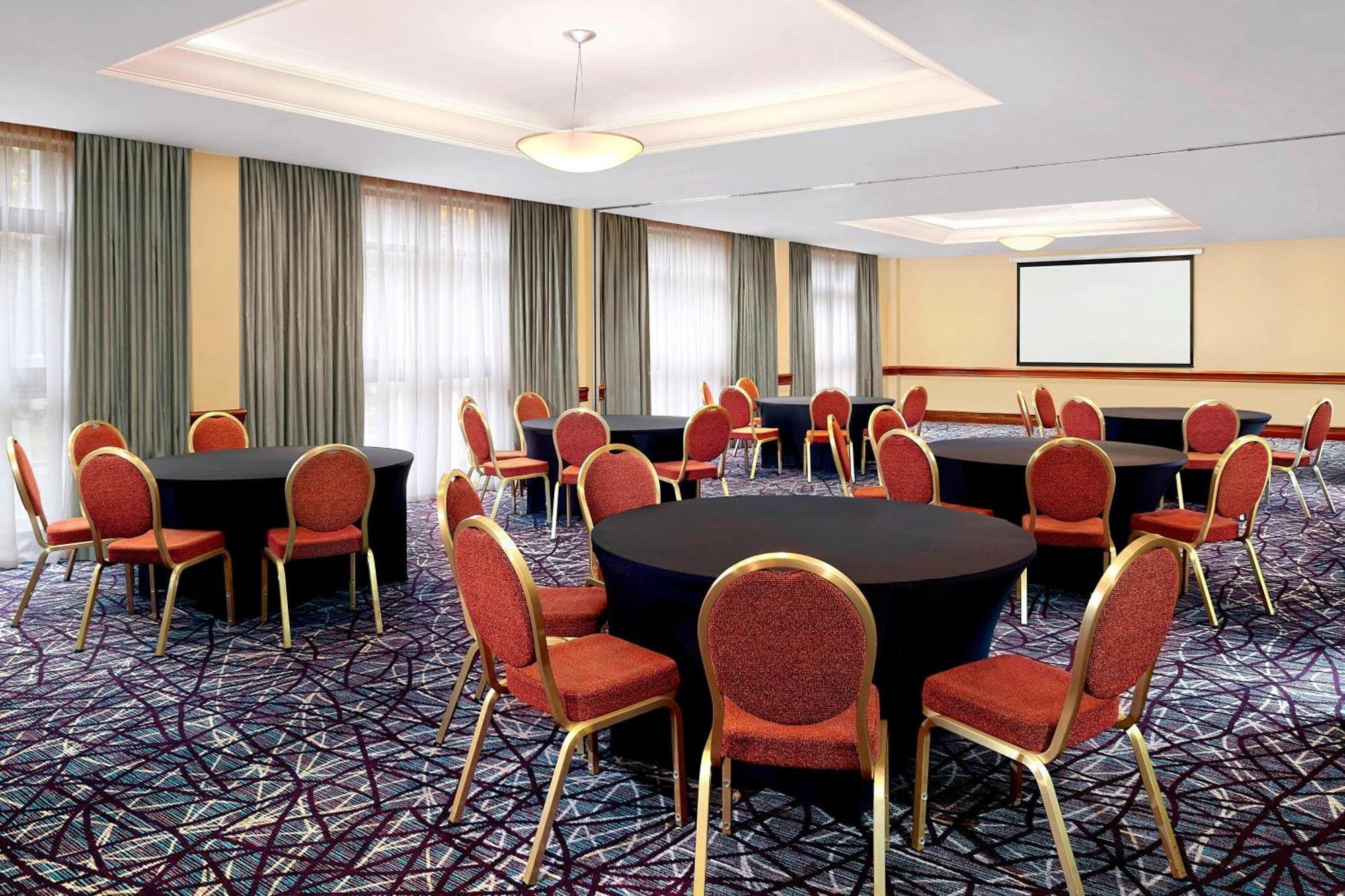 Sheraton Skyline Hotel London Heathrow Χίλινγκτον Εξωτερικό φωτογραφία