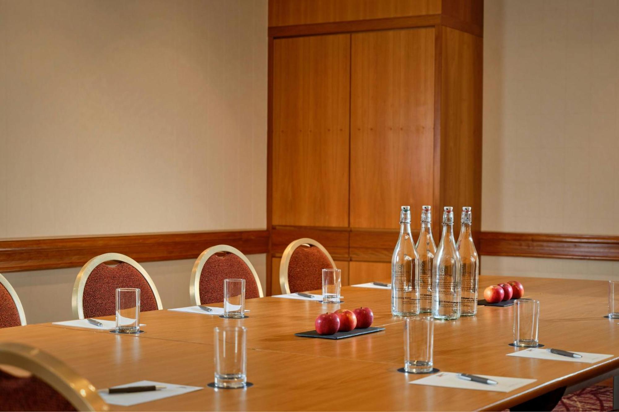Sheraton Skyline Hotel London Heathrow Χίλινγκτον Εξωτερικό φωτογραφία